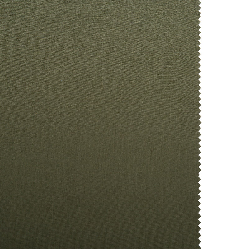 Cad iad na húsáidí coitianta a bhaineann le fabraic uiscedhíonach?