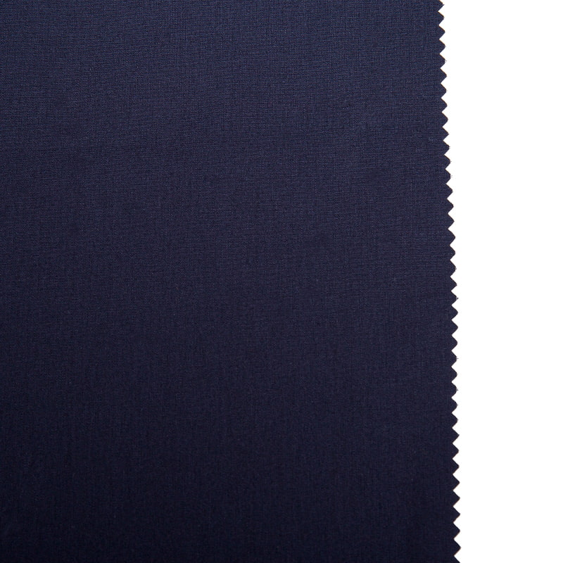 Conas aire a thabhairt do agus cothabháil fabraic uiscedhíonach?